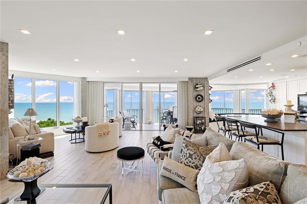 CONTESSA AT BAY COLONY - Residential