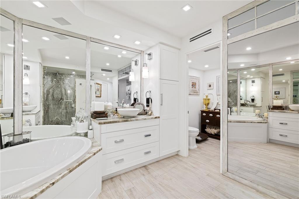 CONTESSA AT BAY COLONY - Residential