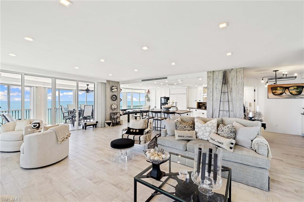 CONTESSA AT BAY COLONY - Residential