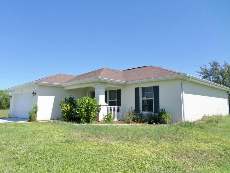 * BACK ON MARKET, PREVIOUS BUYER COULDN'T QUALIFY FOR FINANCING * Move in ready home in NE Cape Coral. 3 Bedrooms PLUS a Den. Master Bedroom has a walk in Closet. Split floor plan with 2 guest rooms. Brand new carpet, interior freshly painted & exterior Power Washed. Plenty of room in rear for a pool if you desire. Shows well, ready to go!