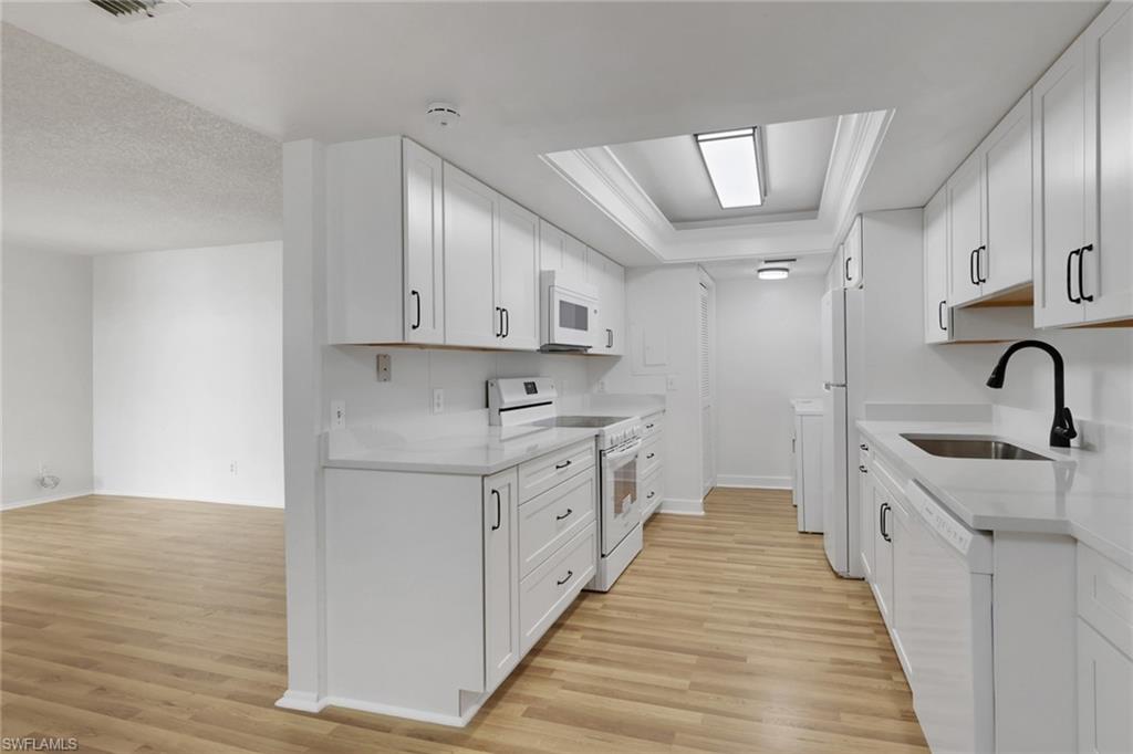 LAKEWOOD - Residential Lease