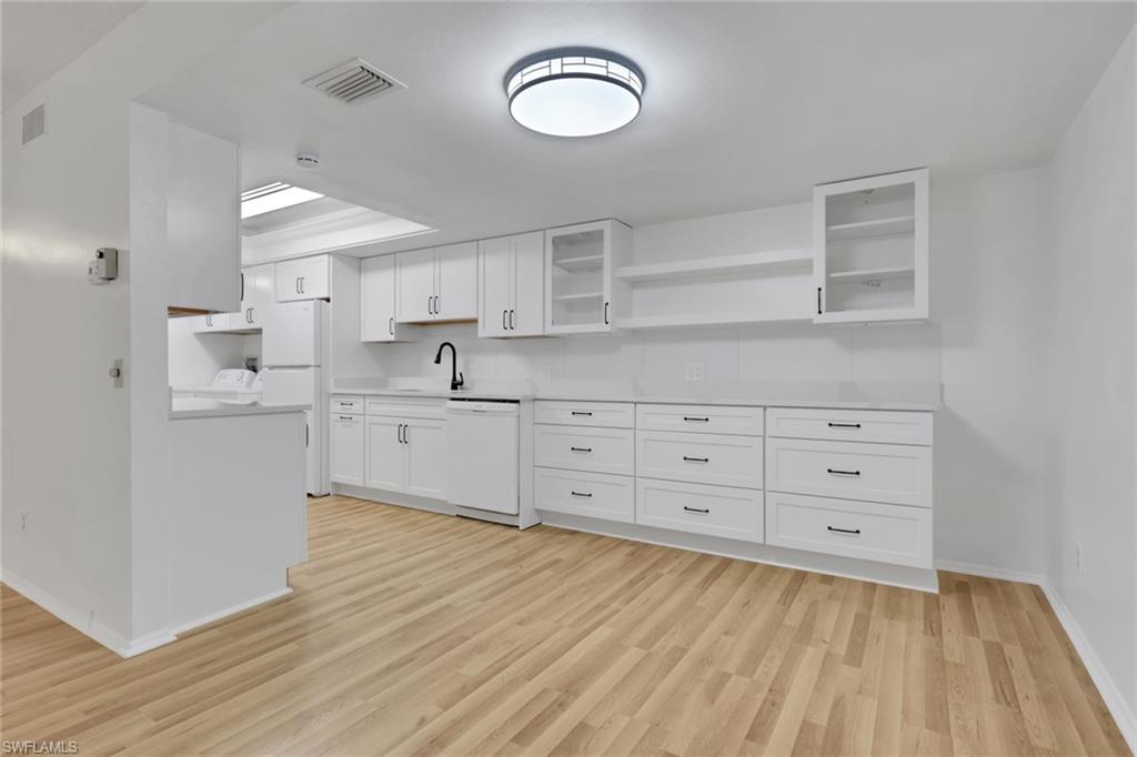 LAKEWOOD - Residential Lease