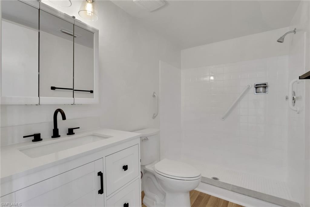 LAKEWOOD - Residential Lease