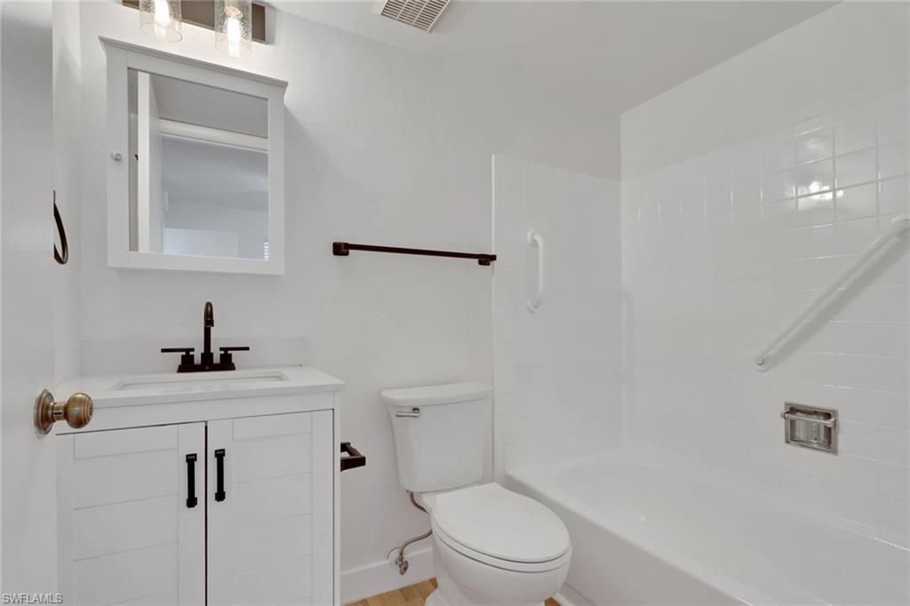 LAKEWOOD - Residential Lease