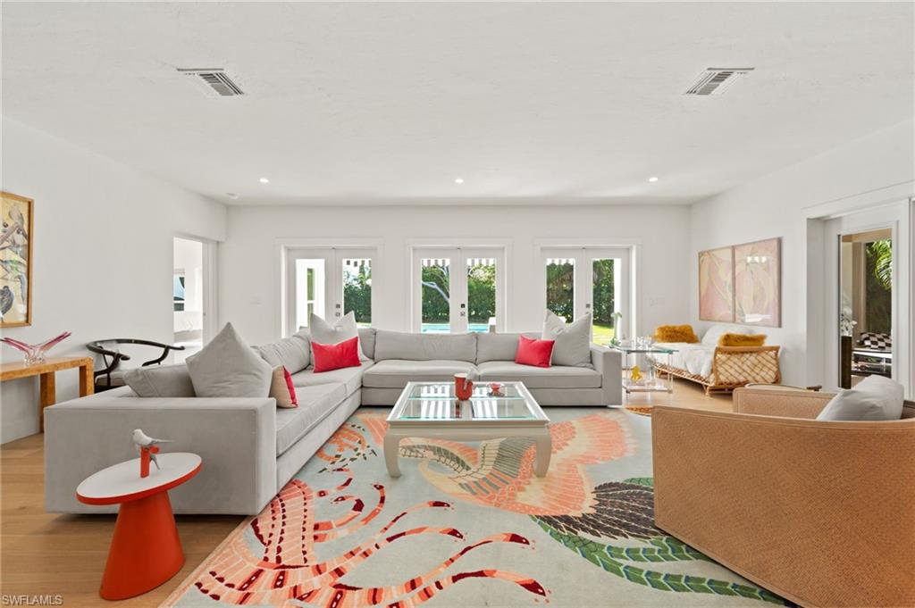 MOORINGS - Residential