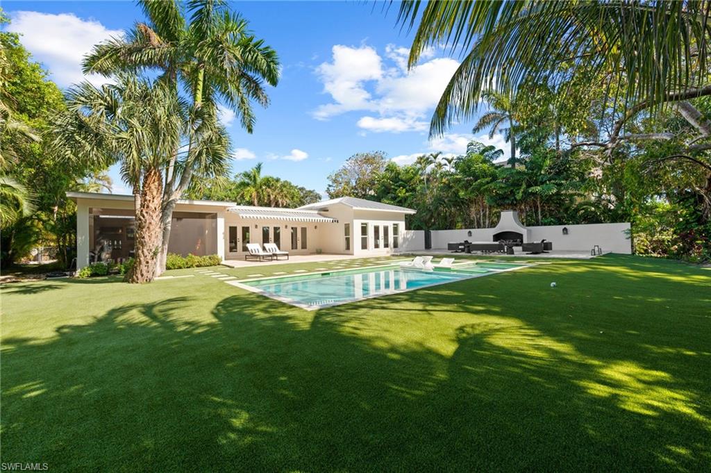 MOORINGS - Residential