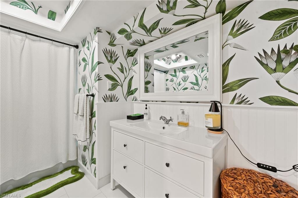 MOORINGS - Residential