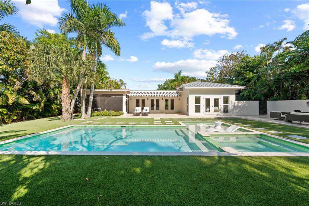 MOORINGS - Residential