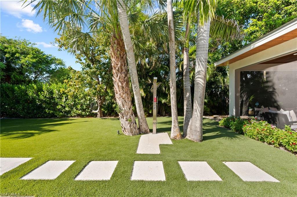 MOORINGS - Residential