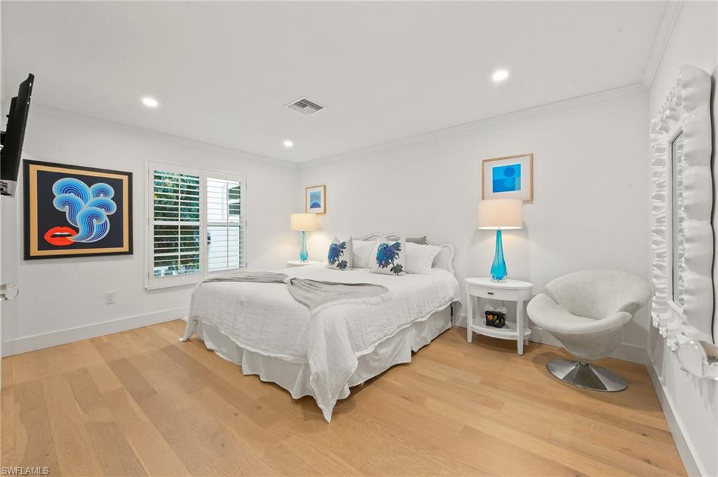 MOORINGS - Residential