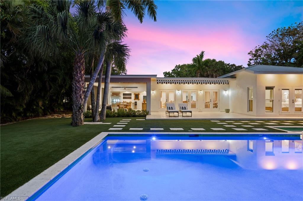 MOORINGS - Residential