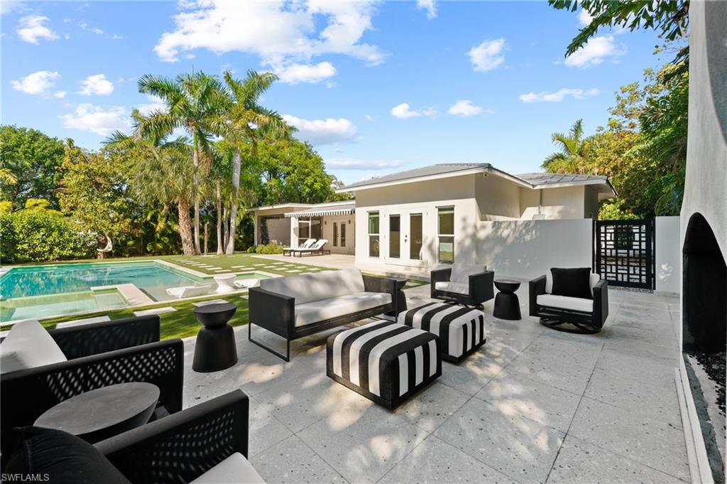 MOORINGS - Residential