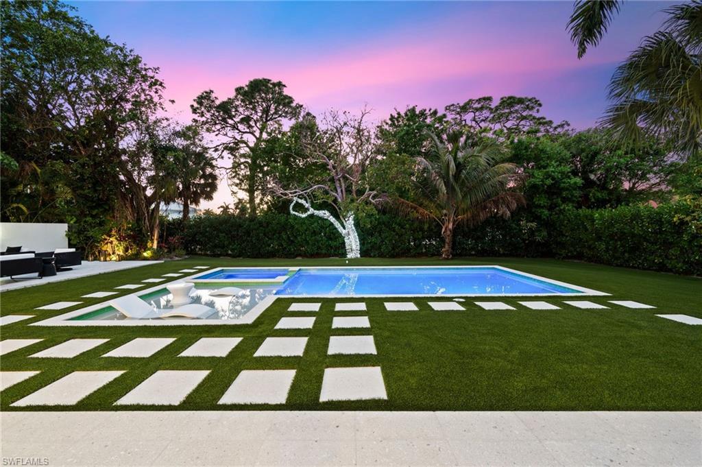 MOORINGS - Residential