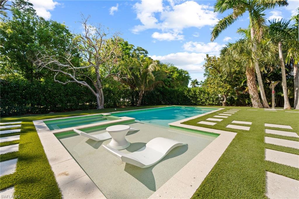 MOORINGS - Residential