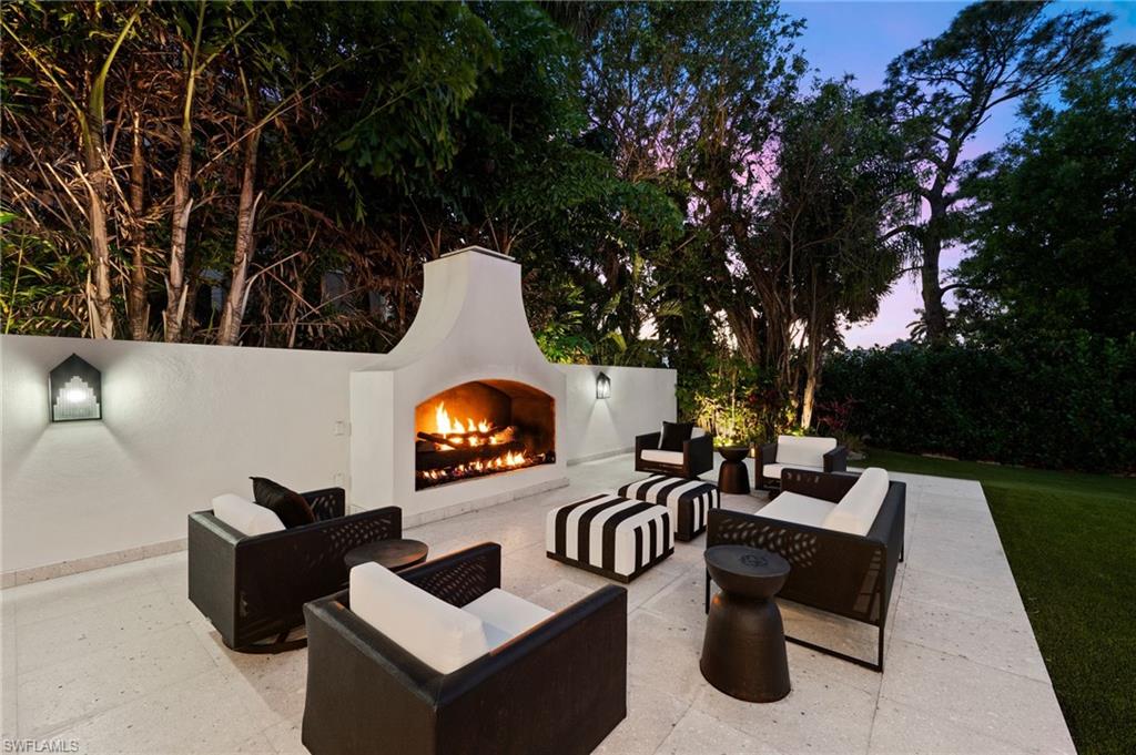 MOORINGS - Residential