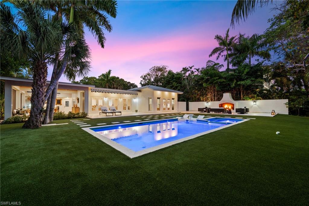 MOORINGS - Residential