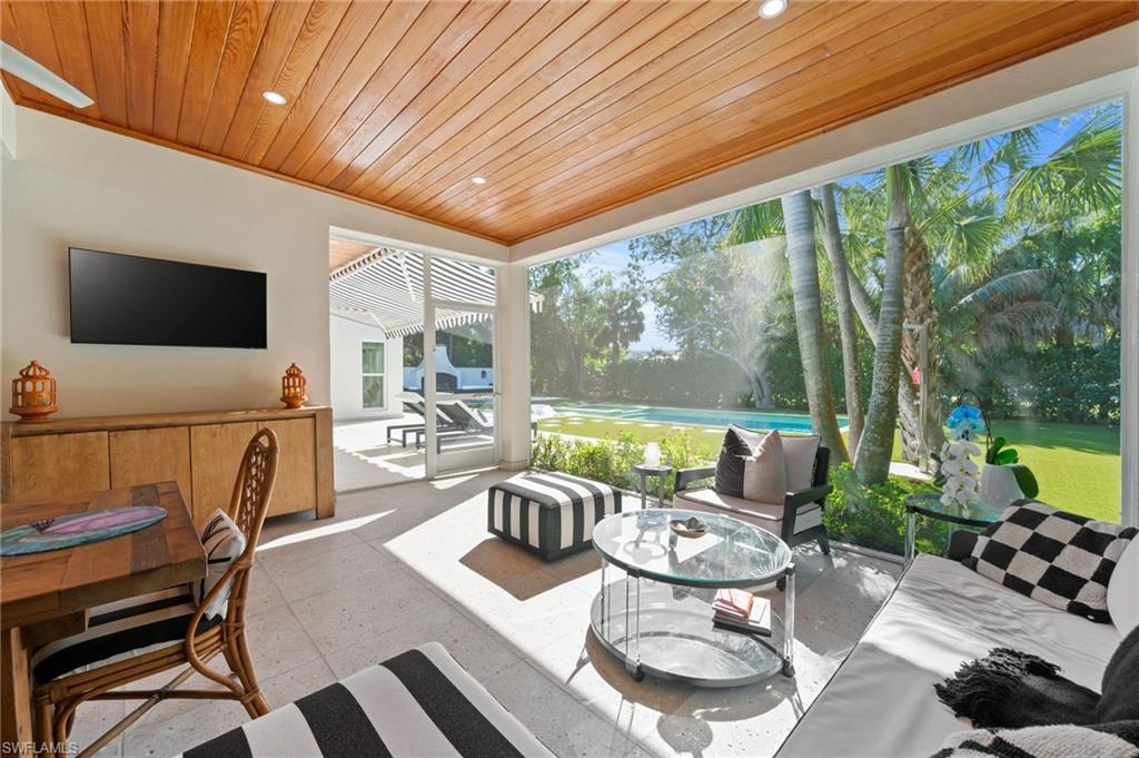 MOORINGS - Residential