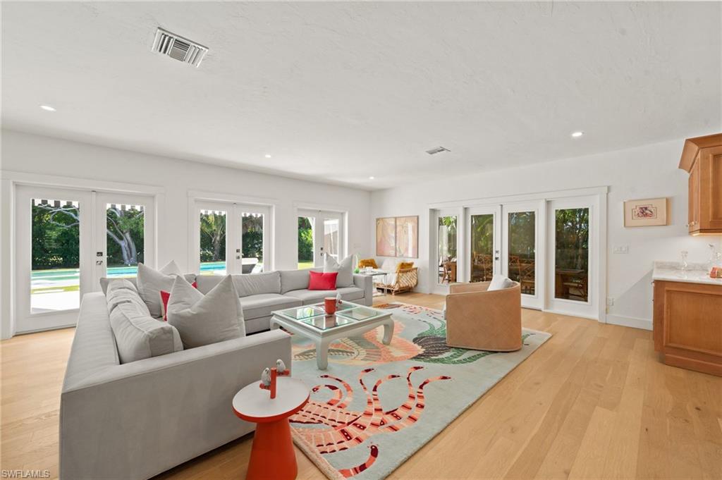 MOORINGS - Residential