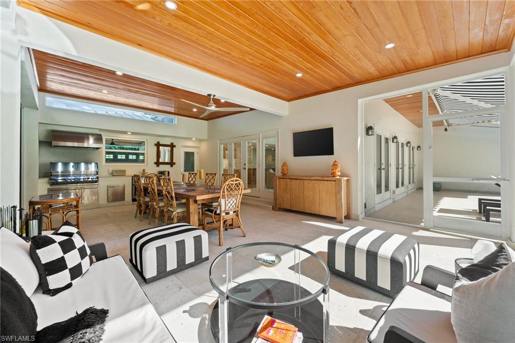 MOORINGS - Residential