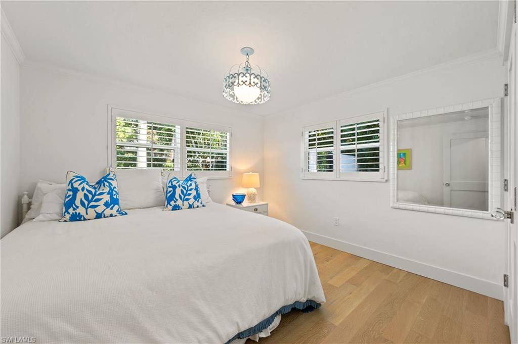 MOORINGS - Residential