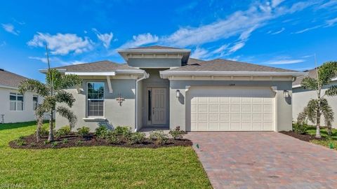 556 Spring Hill Lake LOOP CAPE CORAL FL 33993