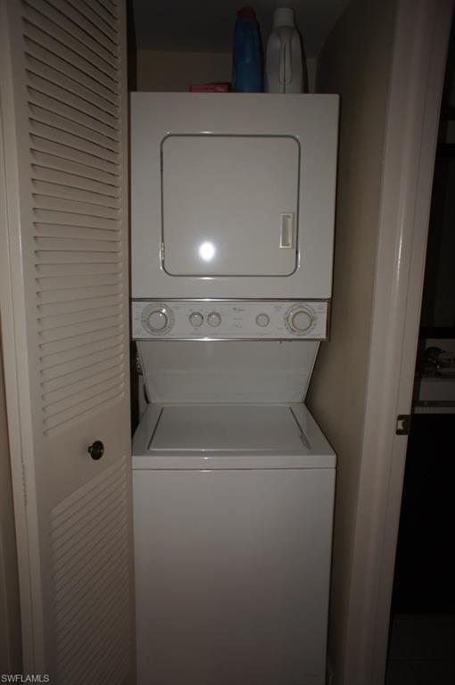 SEVEN LAKES - Residential