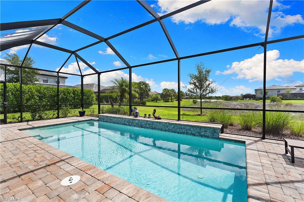 19511 Utopia LN
