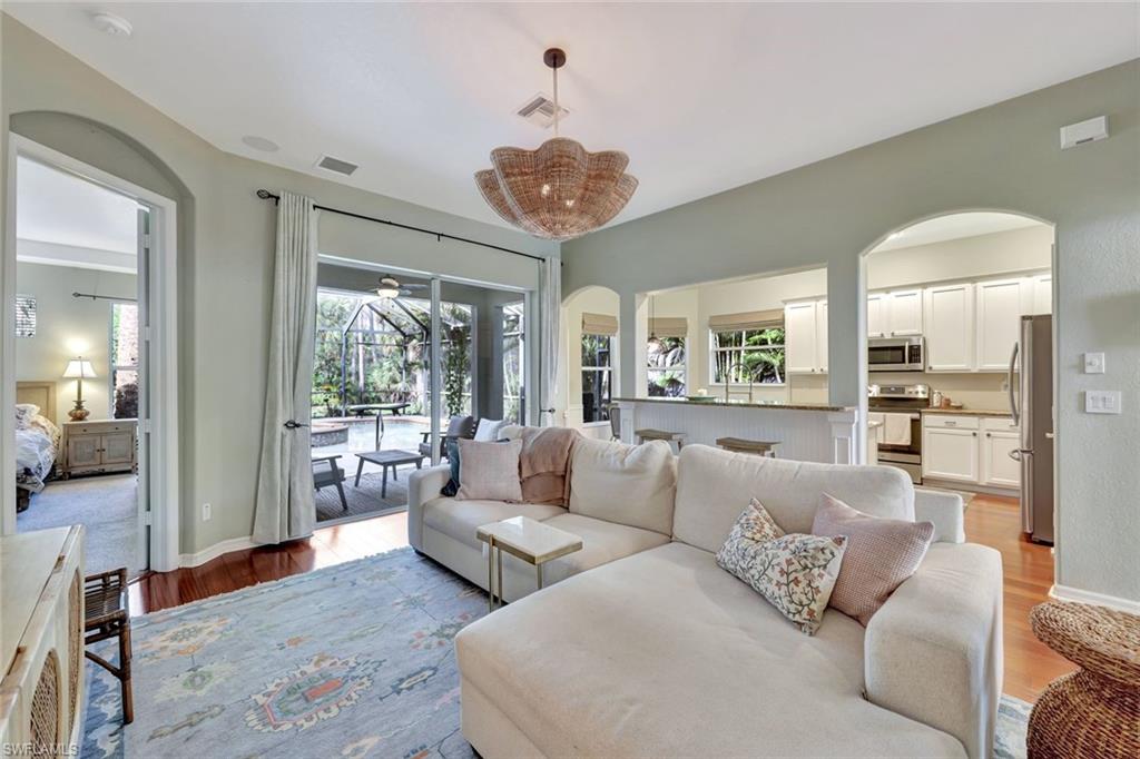 CARLTON LAKES - Residential