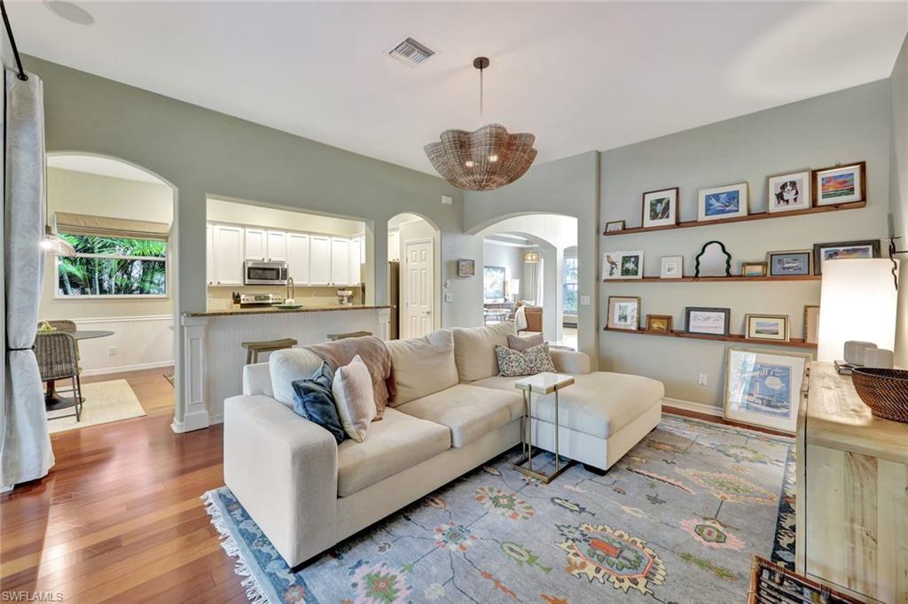 CARLTON LAKES - Residential