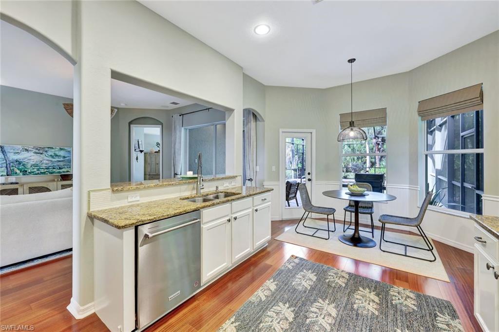 CARLTON LAKES - Residential