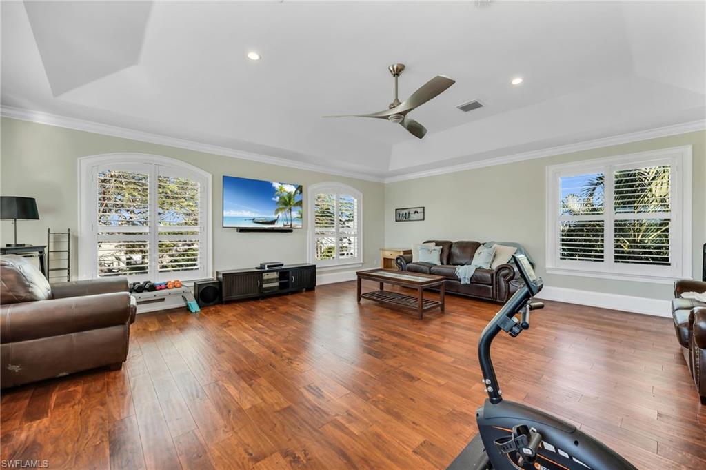 ISLES OF CAPRI - Residential