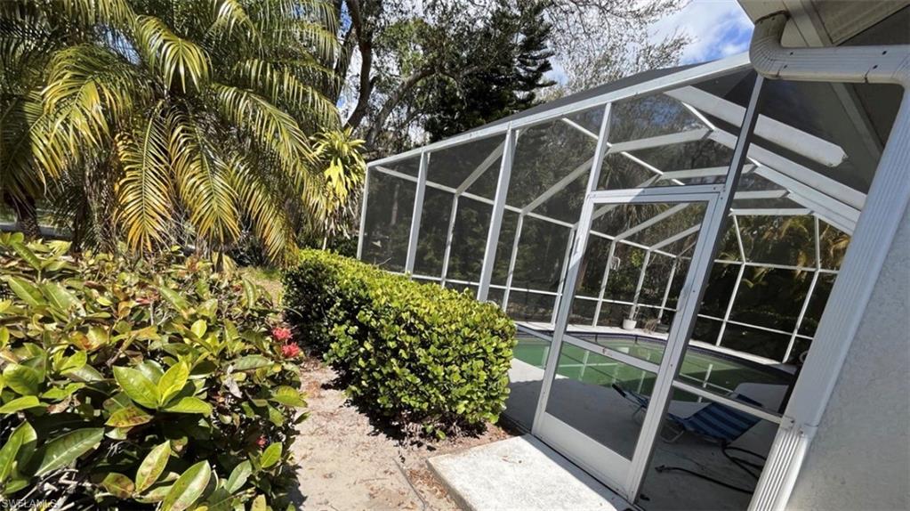 9894 Colonial WALK N