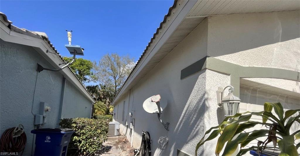 9894 Colonial WALK N