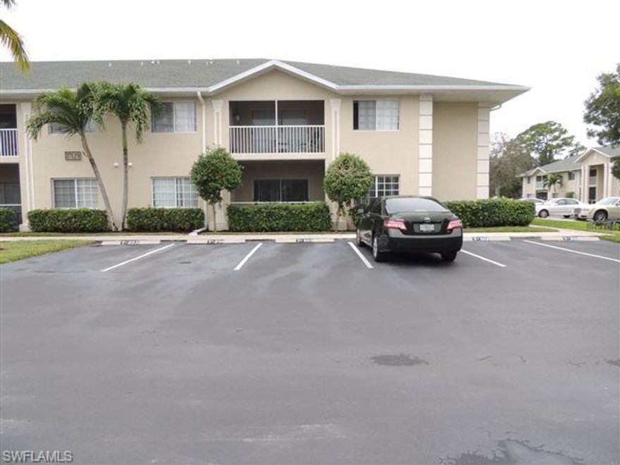 FIRST FLOOR CONDOMINIUM IN THE GARDENS OF BONITA SPRINGS. UNIT FEATURES 3 BEDROOMS, 2 BATHROOMS, EAT-IN KITCHEN, LAUNDRY ROOM AND SCREENED LANAI. THE INTERIOR HAS BEEN FRESHLY PAINTED AND NEW CARPET INSTALLED. EASY ACCESS TO MAJOR INTERSTATE 75, SHOPPING, DINING AND BEACHES. THIS IS A FANNIE MAE HOMEPATH PROPERTY.