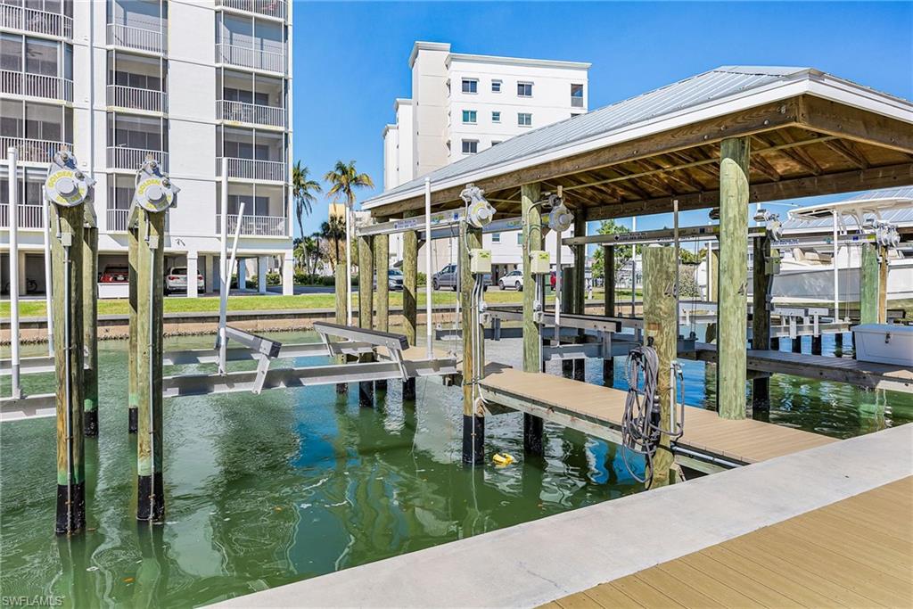 HARBOUR POINTE CONDO - Residential