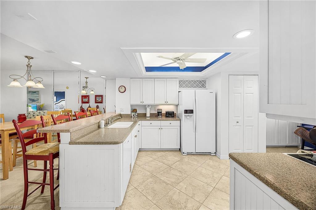 HARBOUR POINTE CONDO - Residential