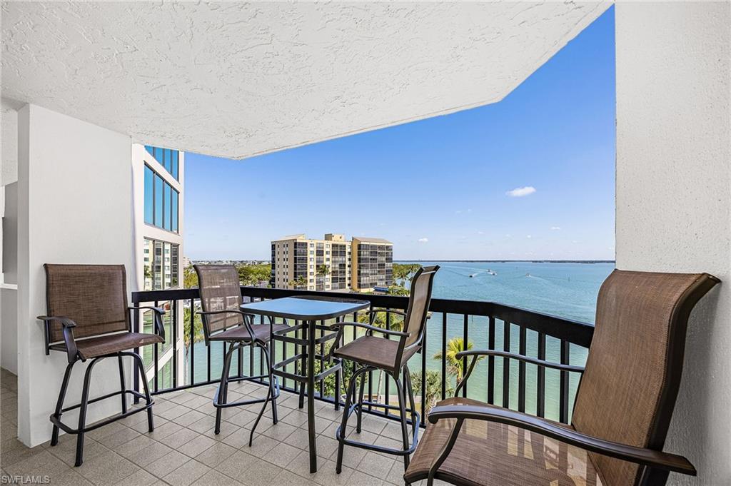 HARBOUR POINTE CONDO - Residential