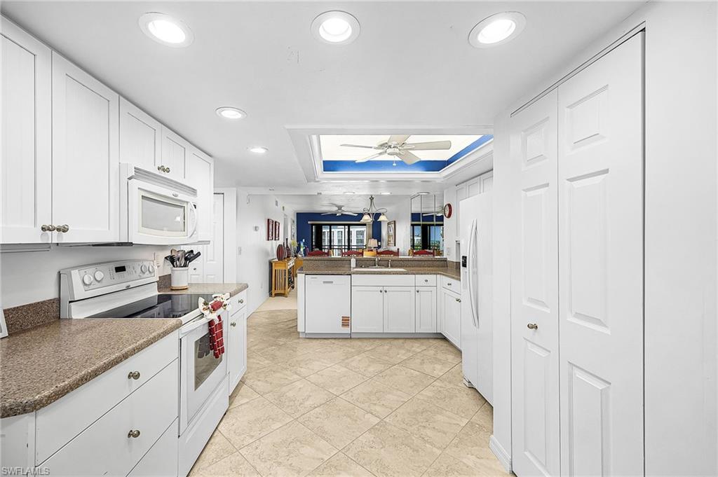 HARBOUR POINTE CONDO - Residential