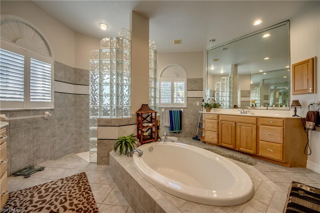 CAPE HARBOUR - Residential