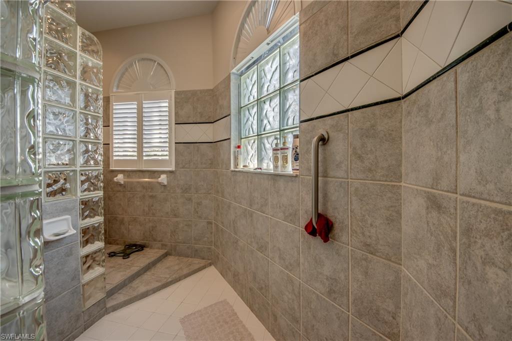 CAPE HARBOUR - Residential