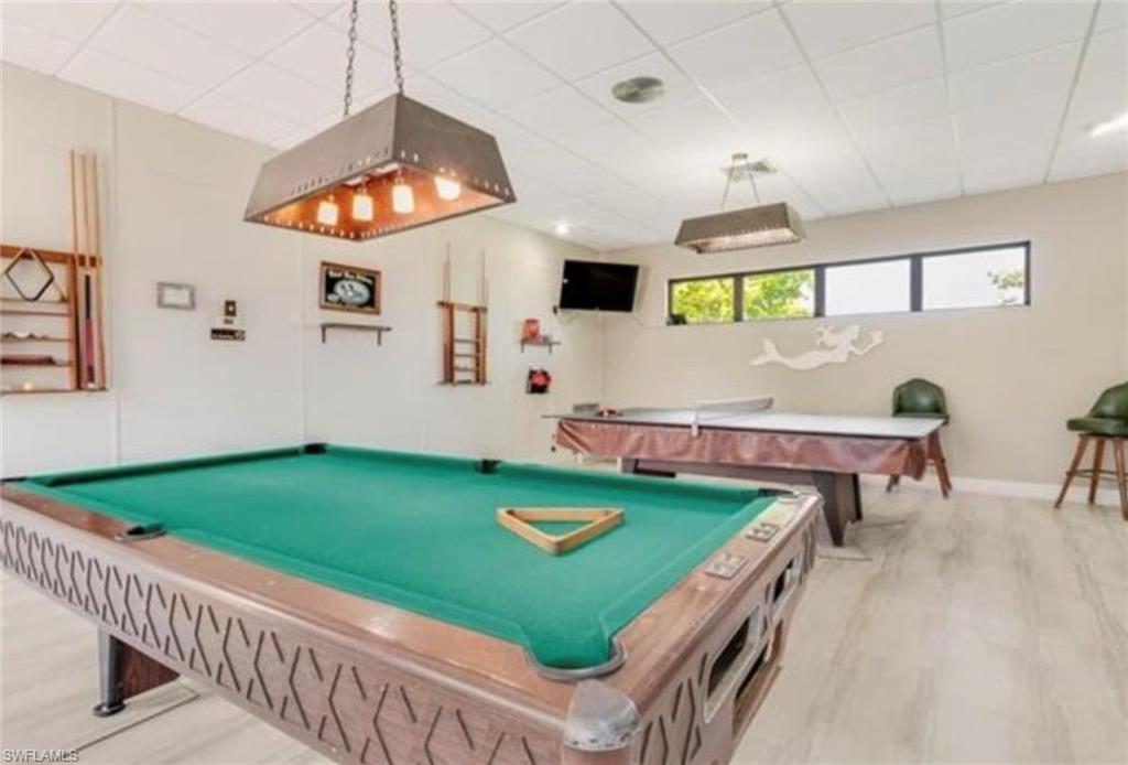 SCHOONER BAY COLUMBIA - Residential Lease