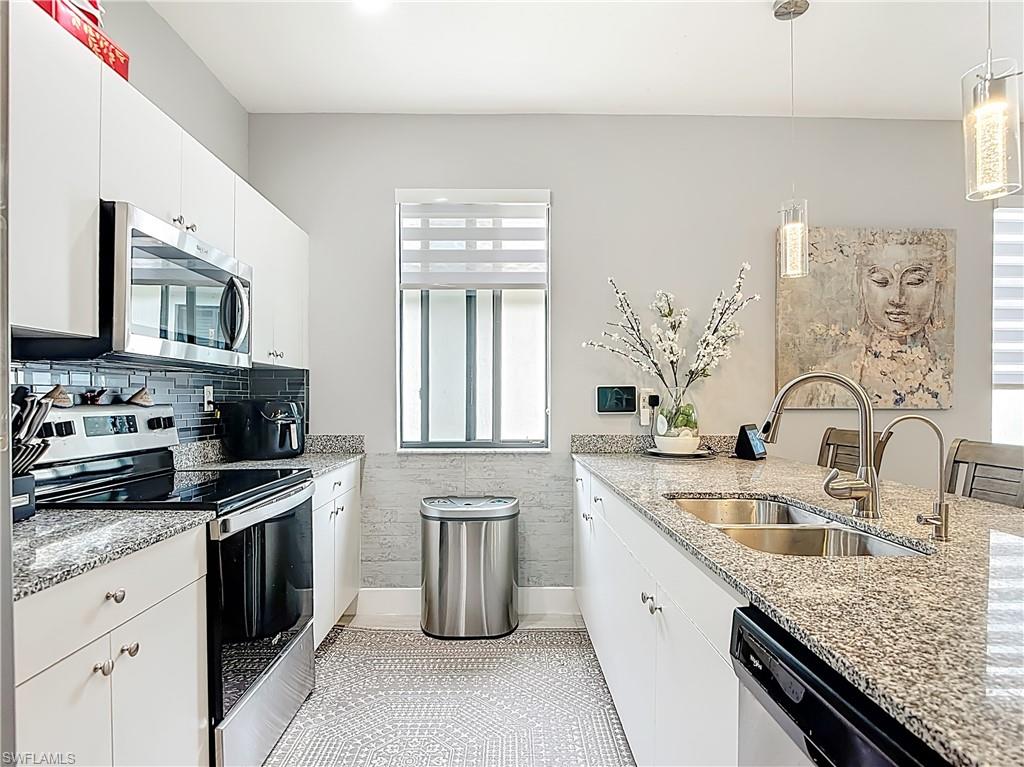 MAPLE RIDGE - Residential