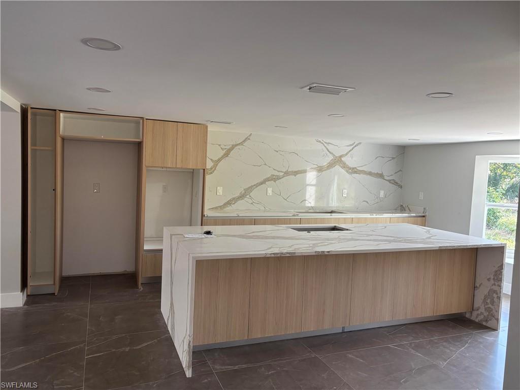 WEST ROCKS - Residential