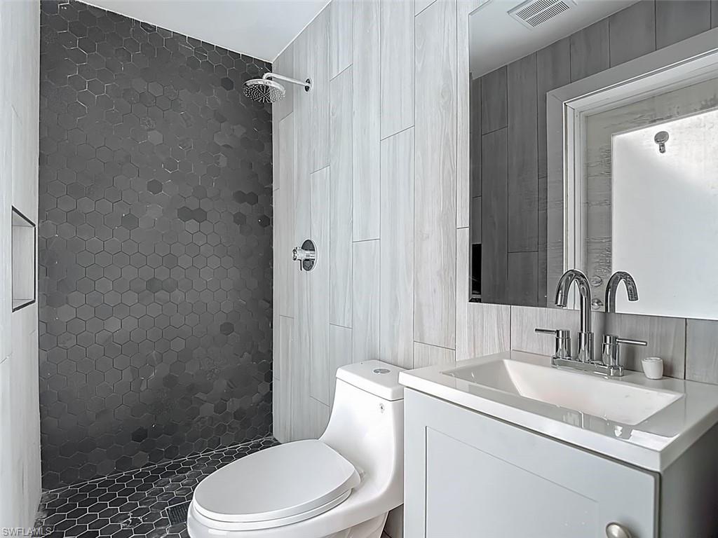 WEST ROCKS - Residential