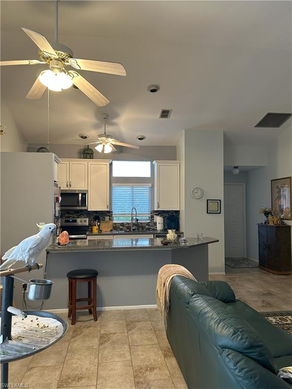 FOXMOOR LAKES - Residential Lease