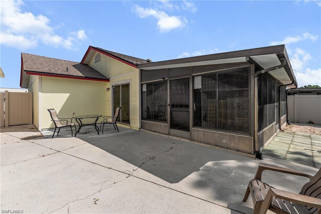 FOXMOOR LAKES - Residential Lease