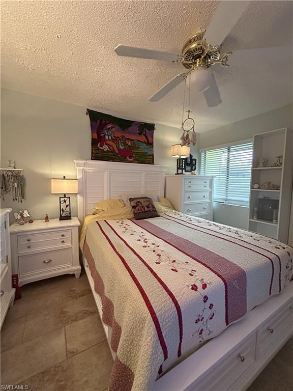 FOXMOOR LAKES - Residential Lease