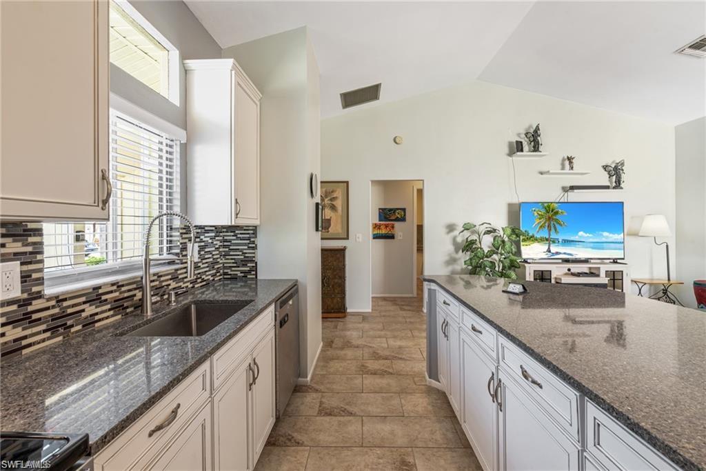 FOXMOOR LAKES - Residential Lease