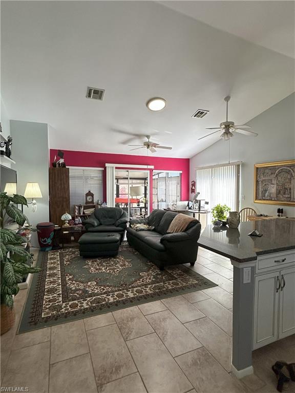 FOXMOOR LAKES - Residential Lease