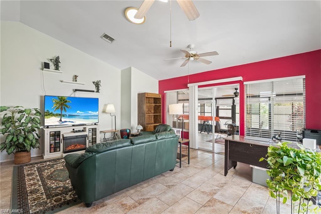 FOXMOOR LAKES - Residential Lease